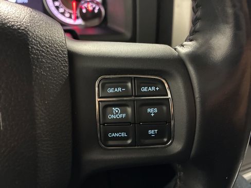 Used 2020 RAM 1500 Classic SLT w/ Luxury Group image 19