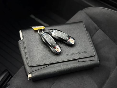 Used 2018 Porsche 718 Cayman S RWD image 21