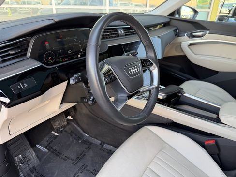 Used 2024 Audi Q8 e-tron Premium Plus w/ Premium Plus Package AWD/4WD image 32