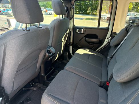 Used 2024 Jeep Wrangler Unlimited AWD/4WD image 14
