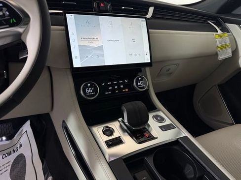 Certified 2026 Jaguar F-PACE R-Dynamic S AWD/4WD image 36