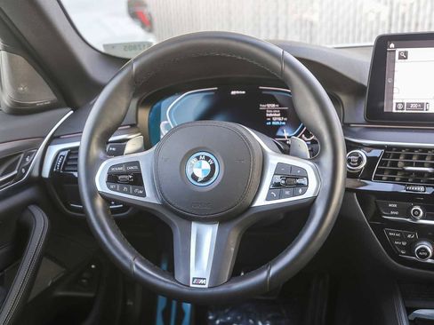 Certified 2023 BMW 530e w/ M Sport Package image 12