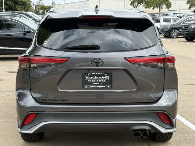 Used 2021 Toyota Highlander XSE FWD image 5