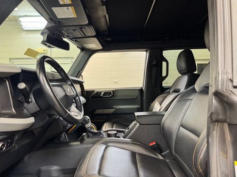 Used 2023 Ford Bronco Badlands w/ Sasquatch Package AWD/4WD image 12