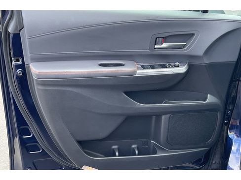 Used 2022 Toyota Sienna XSE image 11