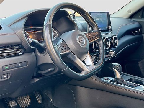 Used 2023 Nissan Sentra SR w/ SR Premium Package image 9