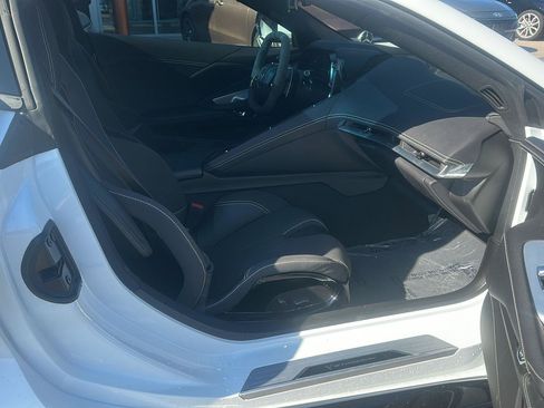 Used 2022 Chevrolet Corvette Stingray Coupe w/ Z51 Performance Package RWD image 7