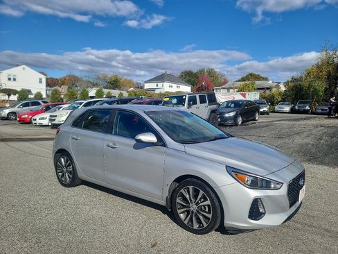 Used 2018 Hyundai Elantra GT w/ Style Package 02 image 9