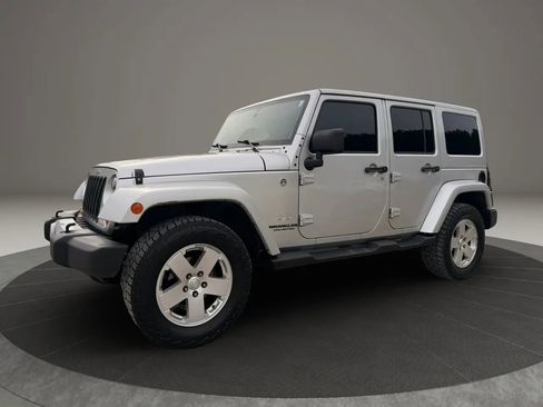 Used 2011 Jeep Wrangler Unlimited Sahara w/ Connectivity Group AWD/4WD image 8