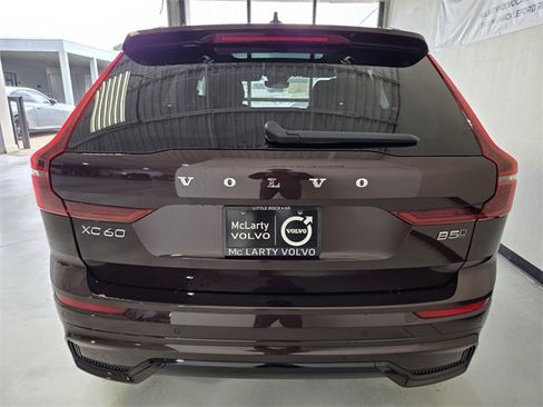New 2026 Volvo XC60 B5 Core w/ Climate Package image 5