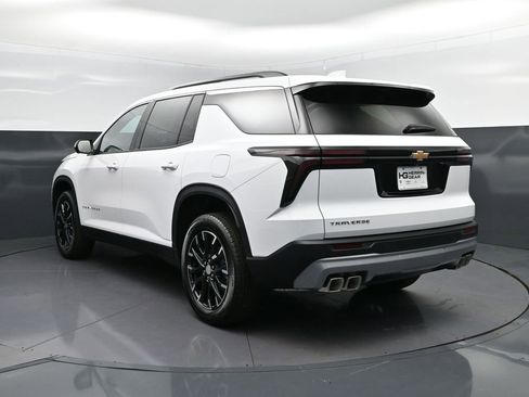 New 2026 Chevrolet Traverse LT w/ Sun and Wheel Package image 5