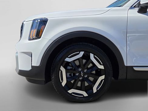 Used 2024 Kia Telluride EX image 12