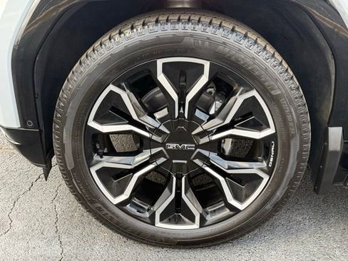 Used 2025 GMC Sierra EV Denali image 24