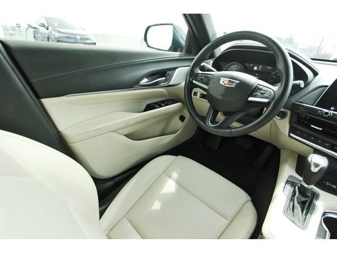 Used 2022 Cadillac CT4 Luxury w/ Sun And Sound Package image 8