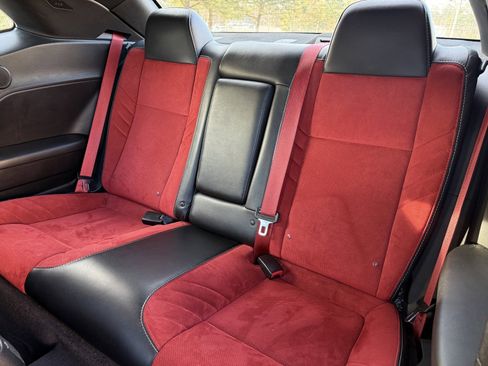 Used 2016 Dodge Challenger SRT Hellcat image 38