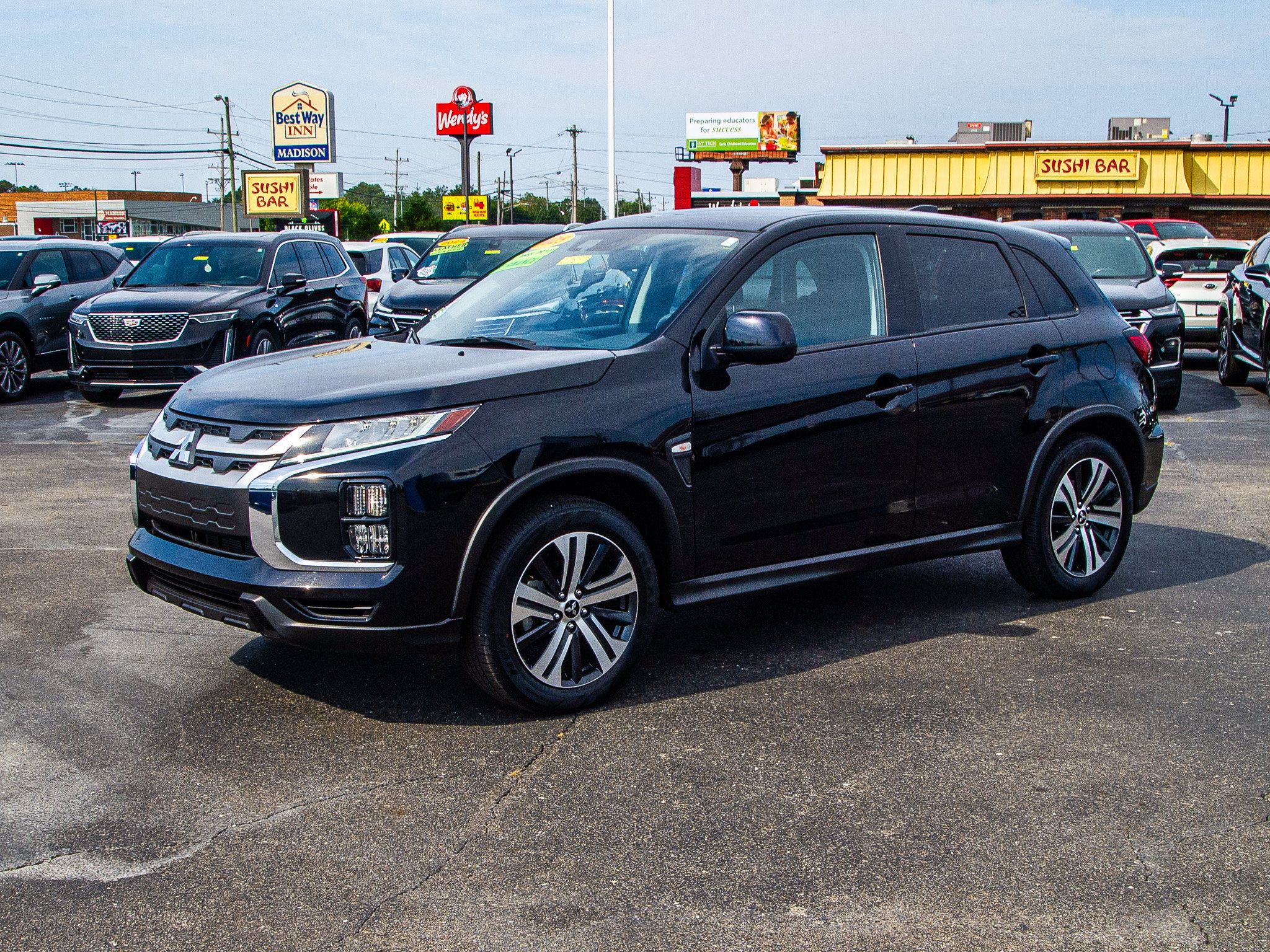 Used 2025 Mitsubishi Outlander Sport ES AWD/4WD image 3
