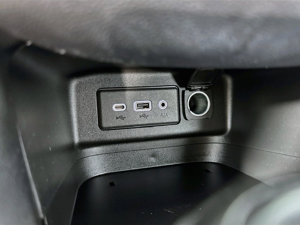 Used 2020 Chevrolet Equinox LT w/ LPO, Floor Liner Package FWD image 20