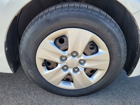 Used 2017 Kia Forte LX w/ LX Popular Package image 19