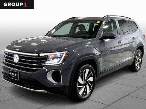 Used 2025 Volkswagen Atlas SE image 1