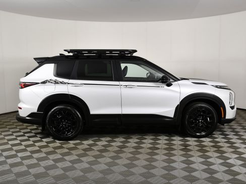 New 2026 Mitsubishi Outlander AWD image 5