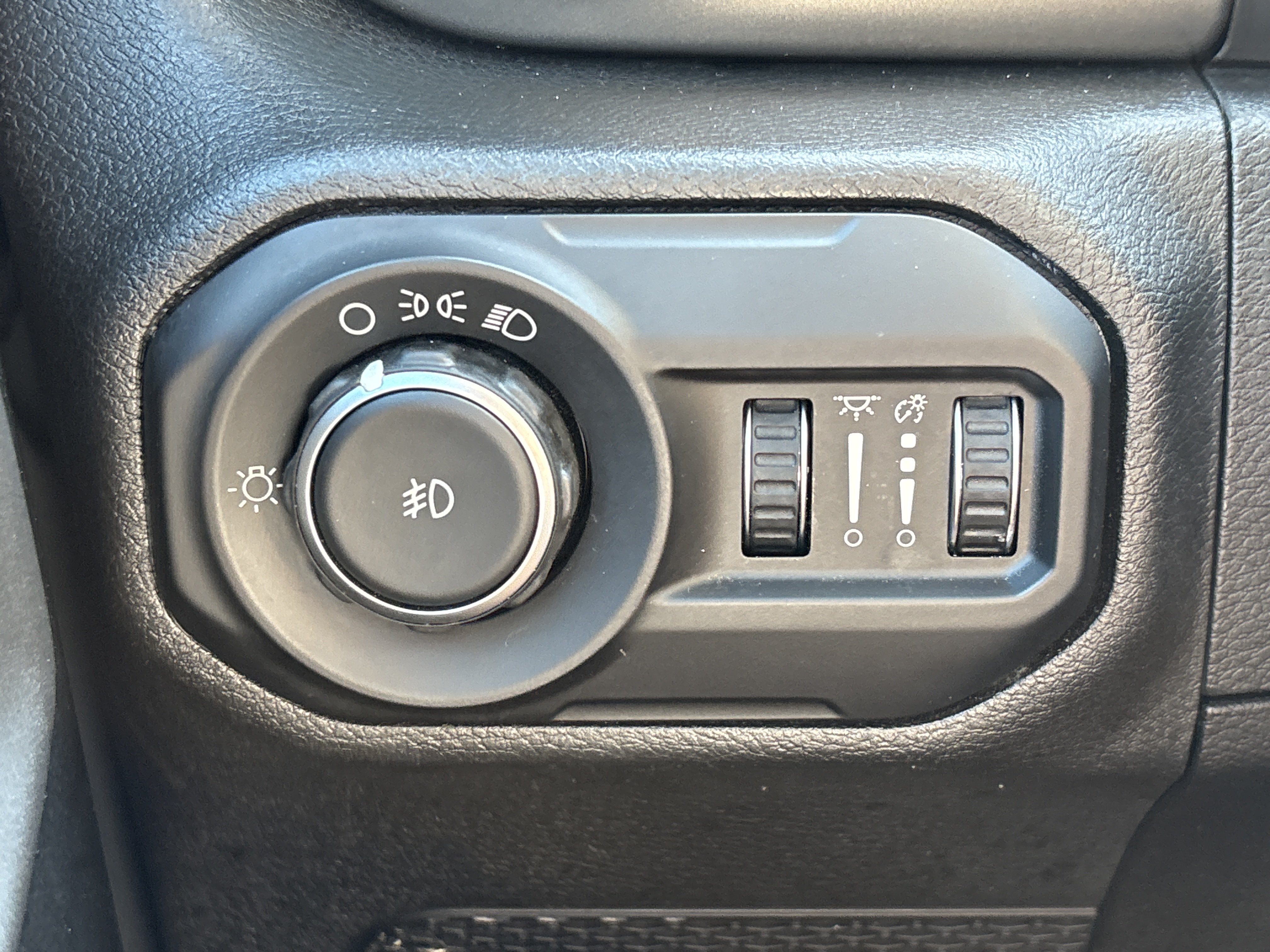 Used 2018 Jeep Wrangler Unlimited Sport AWD/4WD image 31