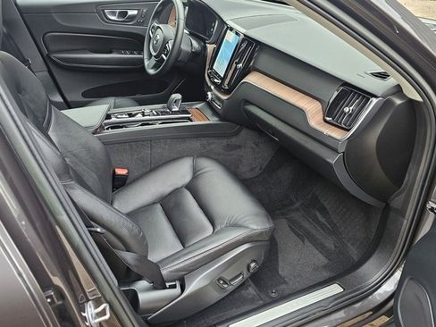 Certified 2023 Volvo XC60 B5 Plus w/ Climate Package image 12