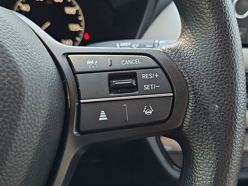 Used 2024 Honda HR-V LX image 23