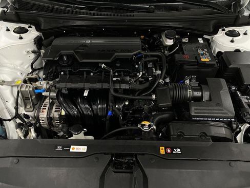 Certified 2025 Hyundai Elantra SEL FWD image 44