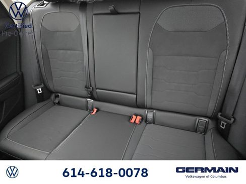 Certified 2025 Volkswagen Taos SE AWD/4WD image 18