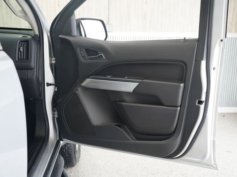 Used 2020 Chevrolet Colorado LT image 31