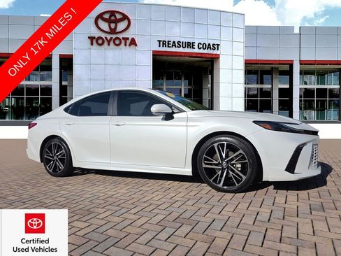 Used 2025 Toyota Camry XSE FWD image 1