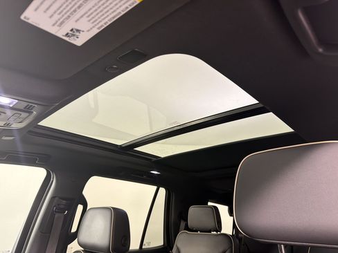Used 2024 Chevrolet Tahoe Premier w/ Premium Package RWD image 16