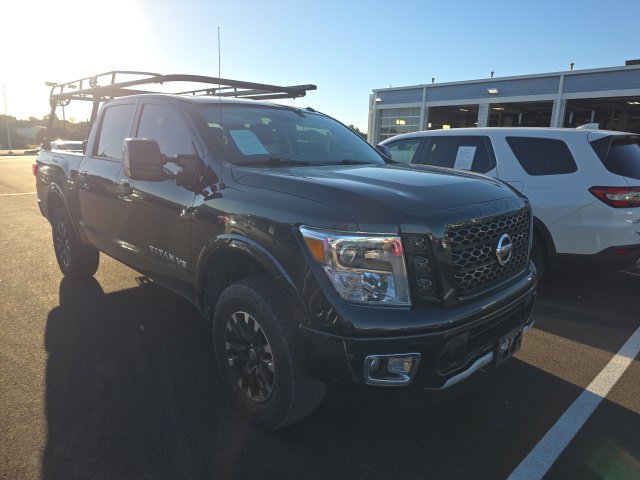 Used 2019 Nissan Titan PRO-4X w/ Pro-4x Utility Package AWD/4WD image 5
