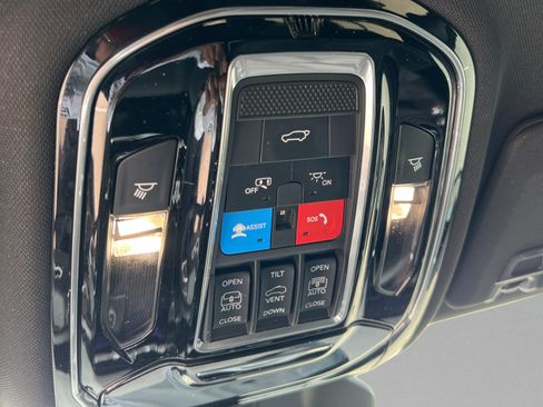 Used 2024 Jeep Grand Cherokee L Overland w/ Advanced Protech Group III AWD/4WD image 22