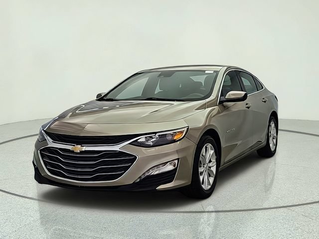 Used 2024 Chevrolet Malibu LT FWD image 2