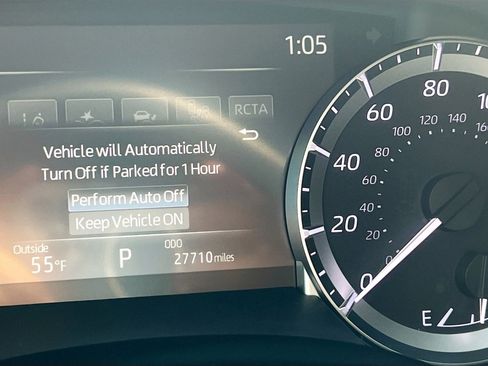 Used 2024 Toyota Highlander LE image 12