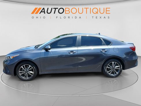 Used 2023 Kia Forte LXS FWD image 2