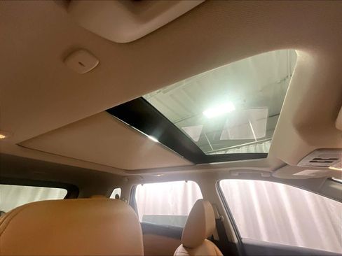 Used 2022 Nissan Rogue Platinum w/ Head-Up Display Package image 23