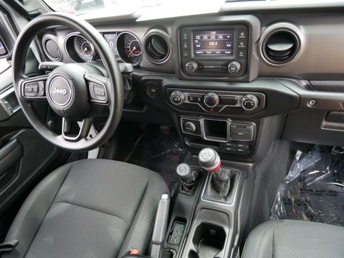 Used 2022 Jeep Wrangler Sport AWD/4WD image 10