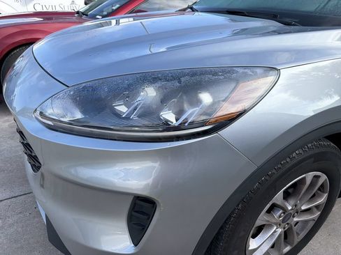 Used 2022 Ford Escape SE w/ Convenience Package FWD image 4
