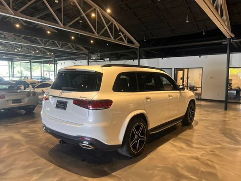 Used 2023 Mercedes-Benz GLS 580 4MATIC image 5