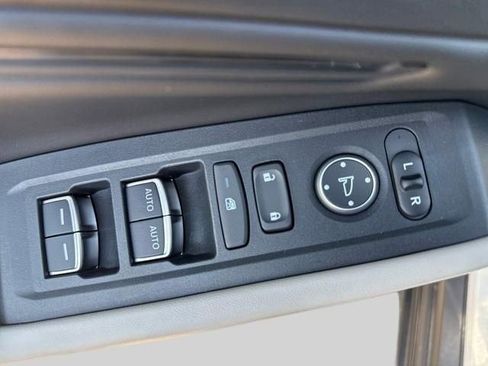 Used 2023 Honda Accord EX image 5