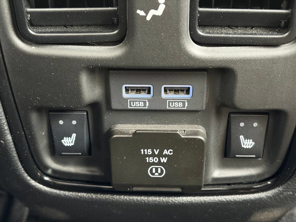 Used 2023 Dodge Durango R/T AWD/4WD image 16