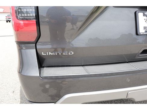 Used 2018 Ford Expedition Limited w/ Equipment Group 301A AWD/4WD image 62
