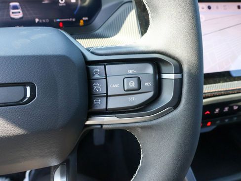 New 2026 Jeep Cherokee Overland w/ Advanced Pro Tech Group image 30