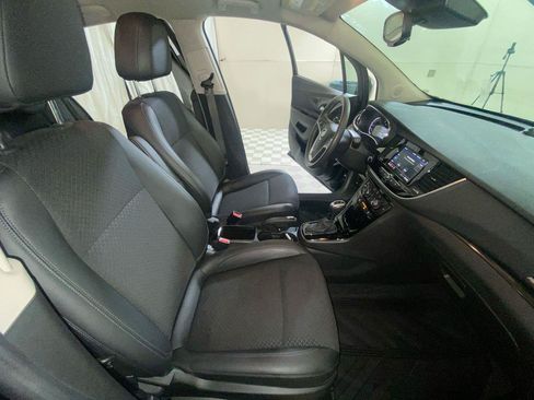 Used 2022 Buick Encore Preferred w/ Safety Package II AWD/4WD image 23