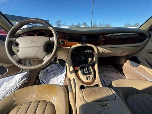 Used 2003 Jaguar XJ8 image 14