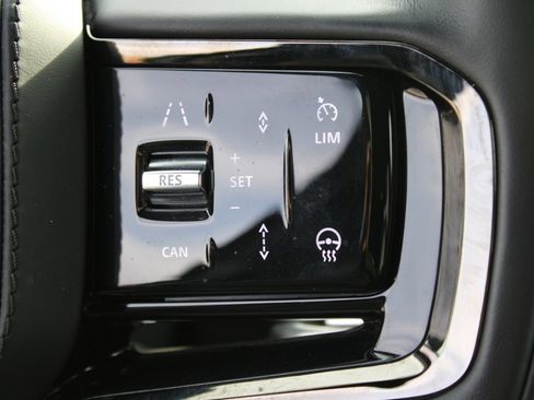 Used 2024 Land Rover Range Rover Velar Dynamic SE image 15