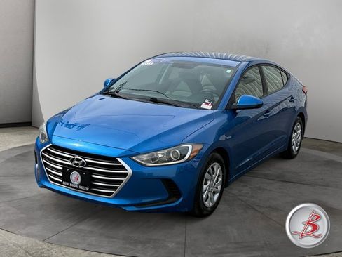 Used 2018 Hyundai Elantra SE FWD image 3