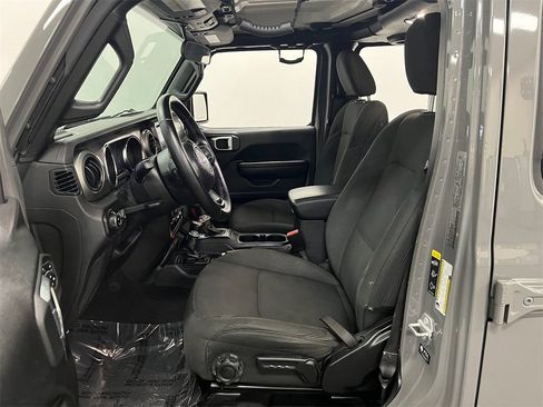 Used 2021 Jeep Gladiator Sport image 10